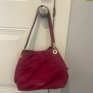 Micheal Kors purse. Excellent condition!